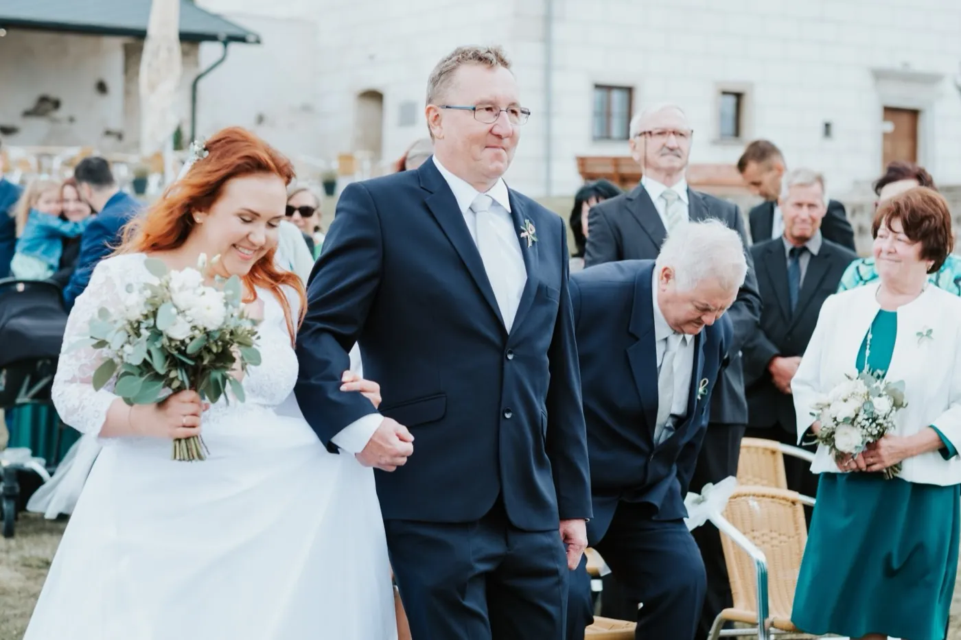 Nevěsta a ženich při svatebním obřadu