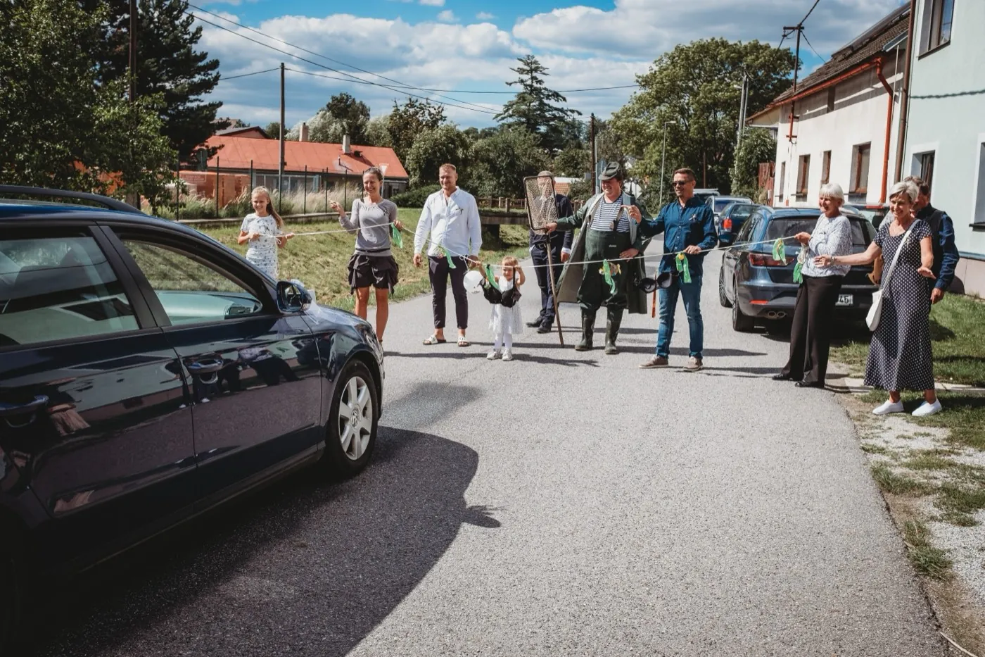 Nevěta a ženich v zapadajícím slunci